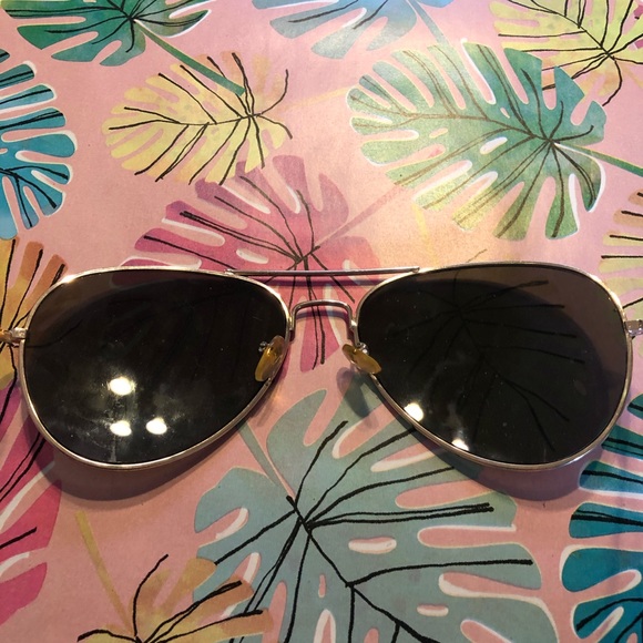 Gold Color Aviator Frames, Gray Lens Sunglasses - Picture 4 of 5